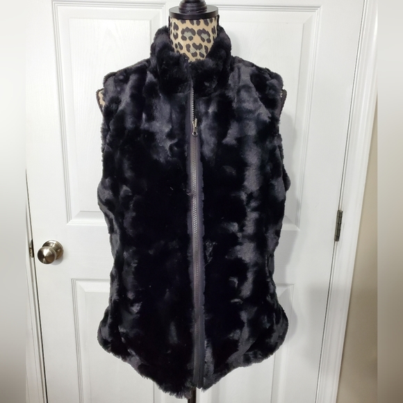 Nicole Miller Original Reversible Faux Fur Puffer Vest - Picture 9 of 16